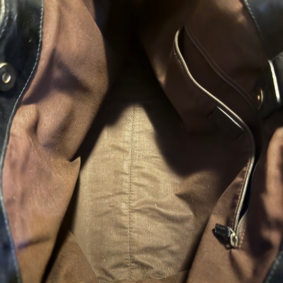 Authentic Gucci Sukey Tote - Picture 4 of 11